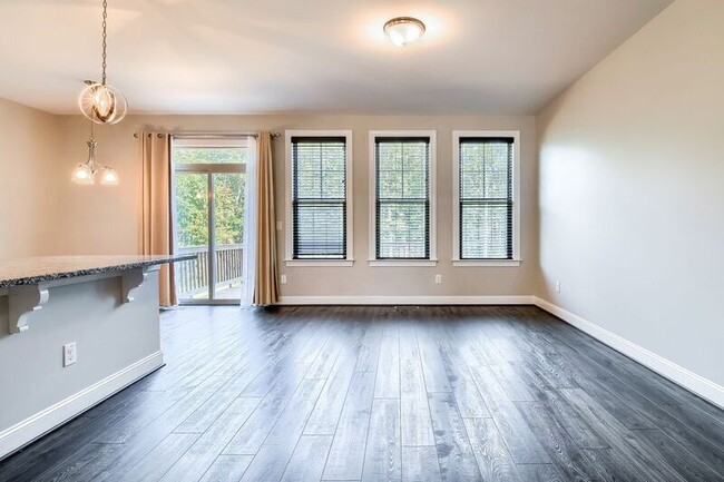 Building Photo - 920 Dalton Ridge Pl