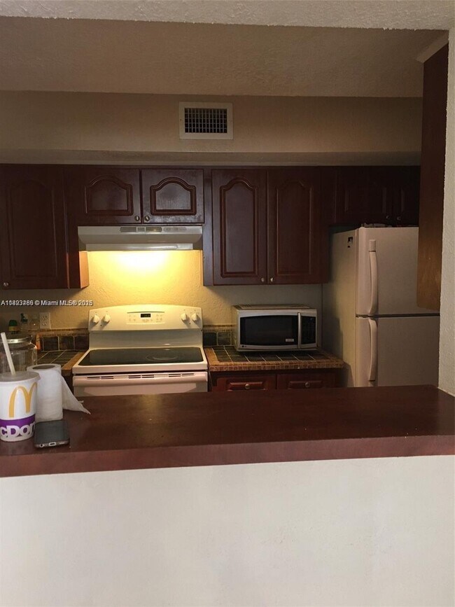 Foto del edificio - 10440 SW 156th Ct