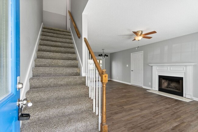 Building Photo - 1235 Crystal Dr