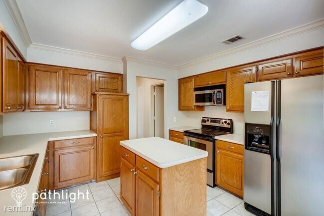 Building Photo - 3 br, 2 bath House - 309 SW Alsbury Blvd UNIT