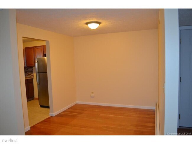 Building Photo - 1 br, 1 bath Condo - 23 Amato Dr.