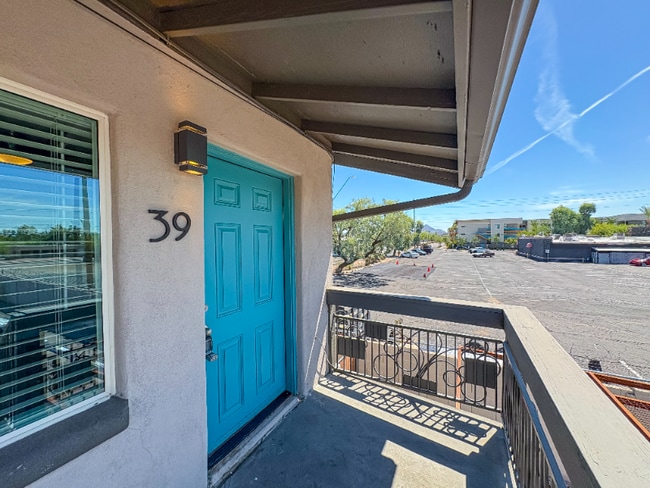 Building Photo - 1110 E Highland Ave