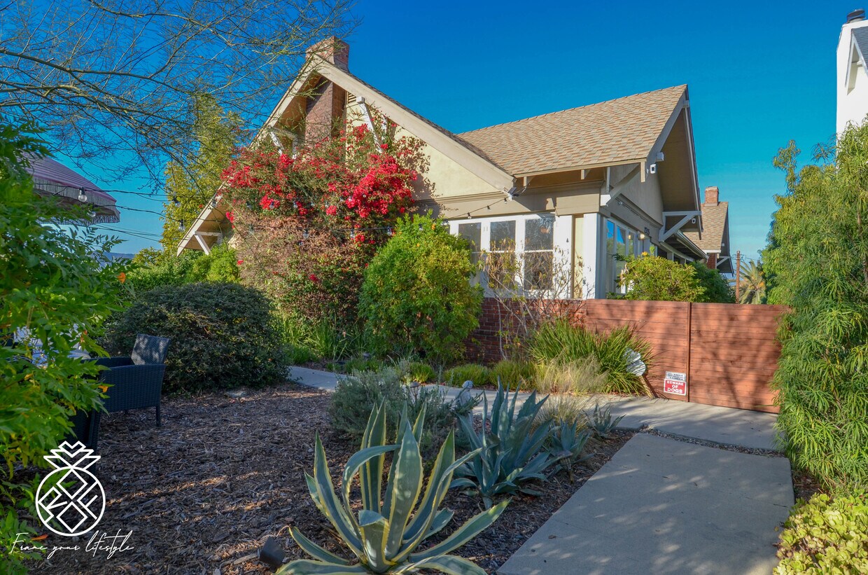 Foto principal - 2325 Cove Ave