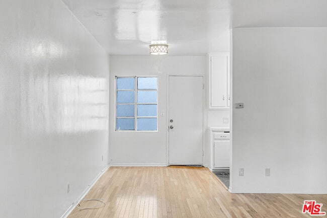 Foto del edificio - 1342 Yale St