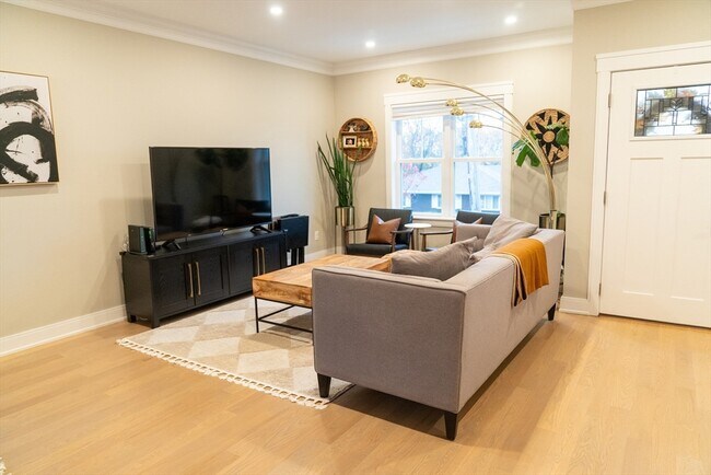 Foto del edificio - 279 Suffolk Ave