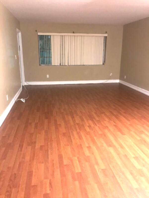 Building Photo - 1540 NE 191st St