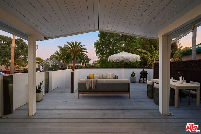 Building Photo - 1141 Cabrillo Ave