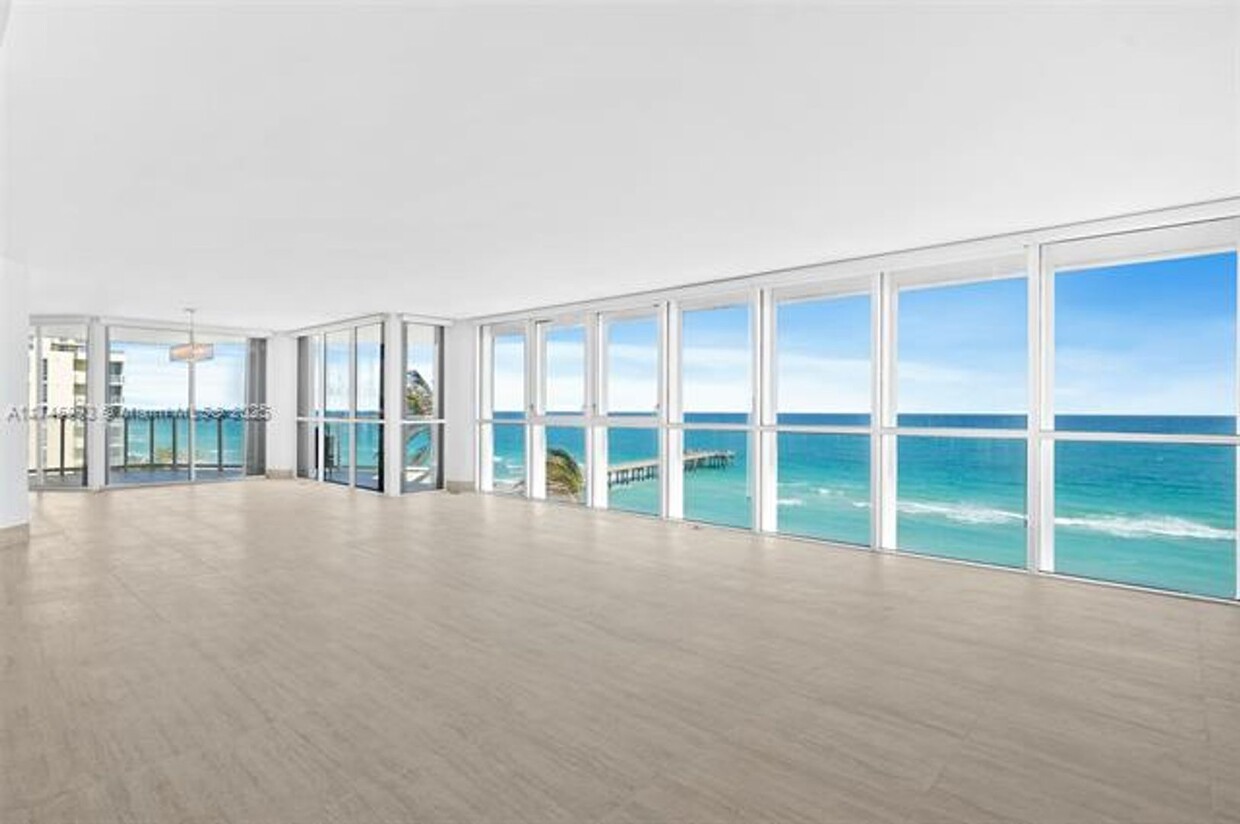 Primary Photo - 16485 Collins Ave