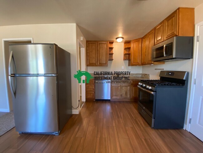 Building Photo - 5640 McMahon Dr