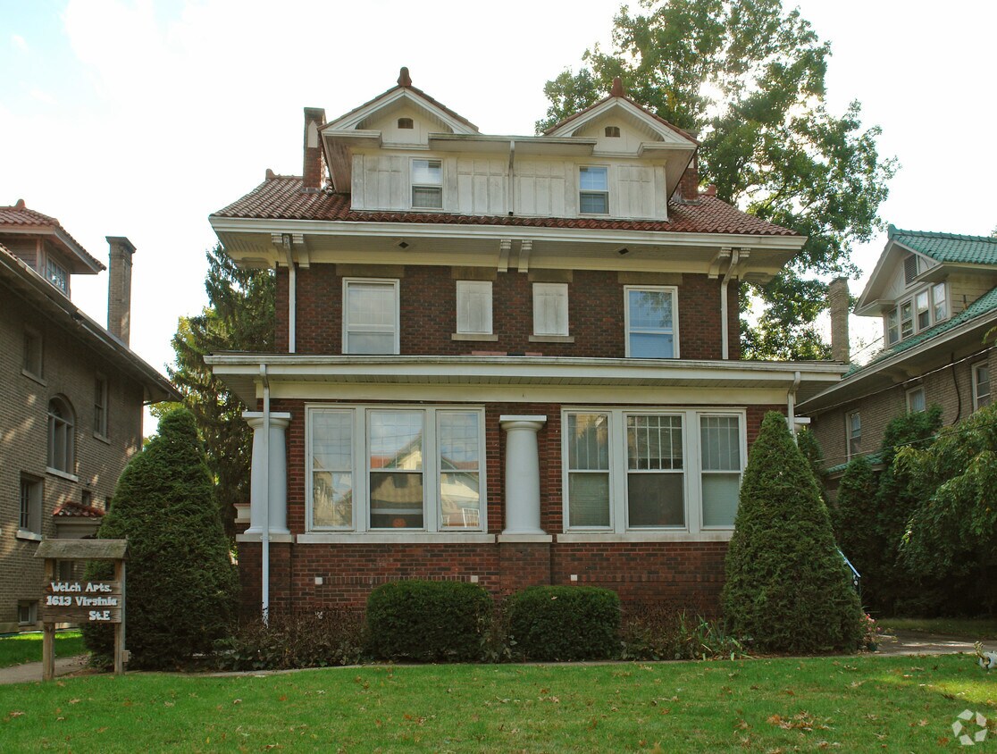 Front View - 1613 Virginia St E