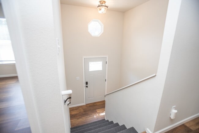 Building Photo - 5410 Deer Valley Dr