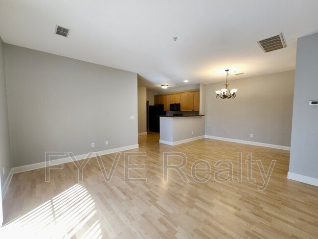 Building Photo - 8441 Callabee Way