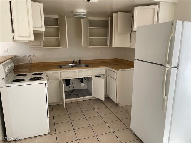 Building Photo - 4380 N Vornsand Dr