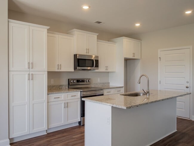 Foto del edificio - 408 S Zetterower Ave