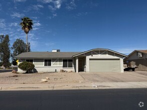 Building Photo - 564 S Creston