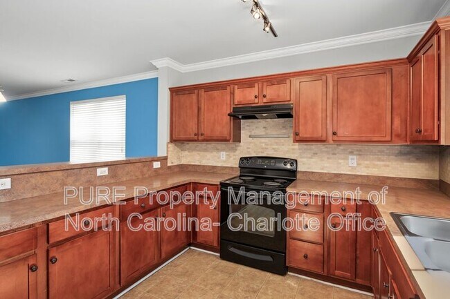 Foto del edificio - 15959 Rose Glenn Ln