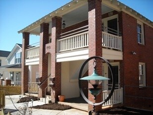 Primary Photo - Y-Stair Apartments