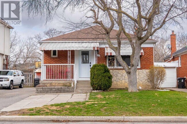Building Photo - 292 Bogert Ave
