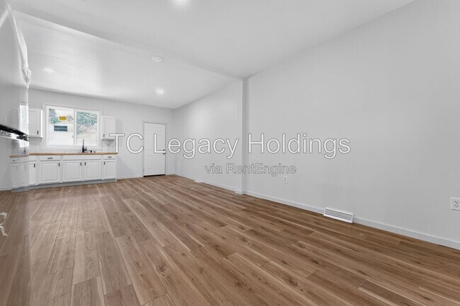 Building Photo - 87 Crisfield St