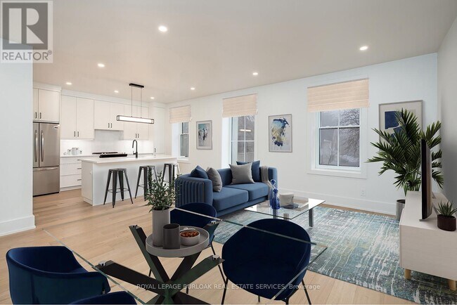 Photo du bâtiment - 284 Wilson St E