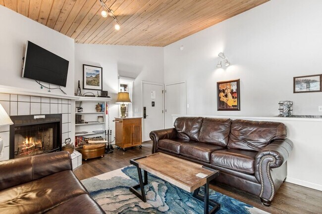 Foto del edificio - 3 Bed, 2 bath Condo on Whitefish Lake