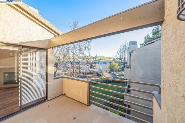 Building Photo - 39224 Guardino Dr