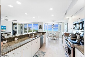 Building Photo - 5550 Heron Point Dr