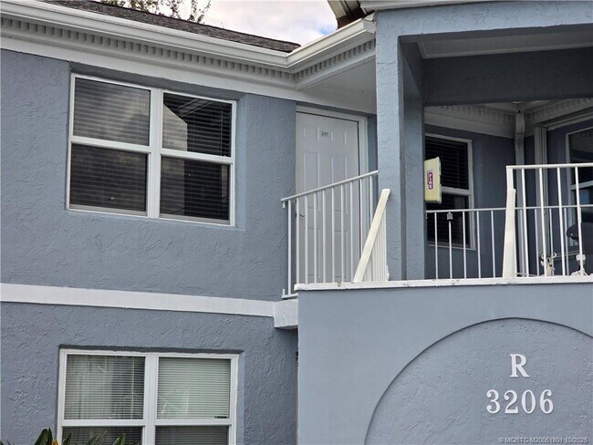 Foto del edificio - 3206 SE Aster Ln