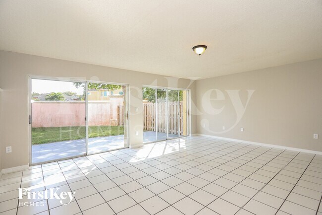 Foto del edificio - 12324 SW 143rd Ln