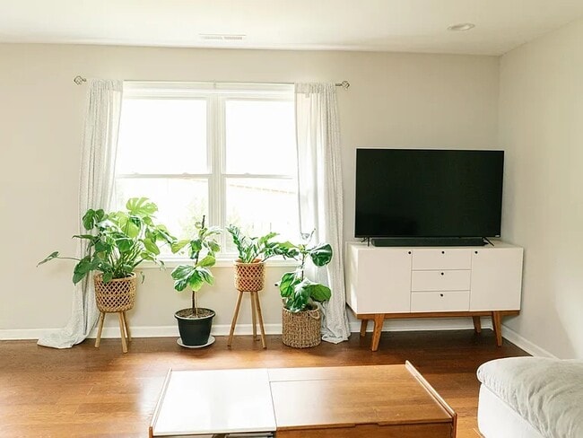 Foto del edificio - 15 Woodstock Ln