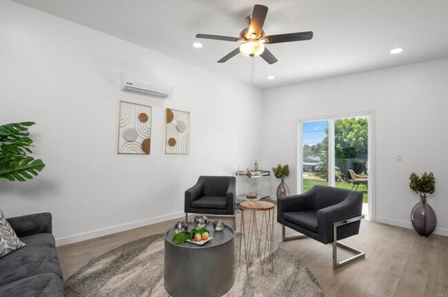 Living area - 68 E Fortuna St