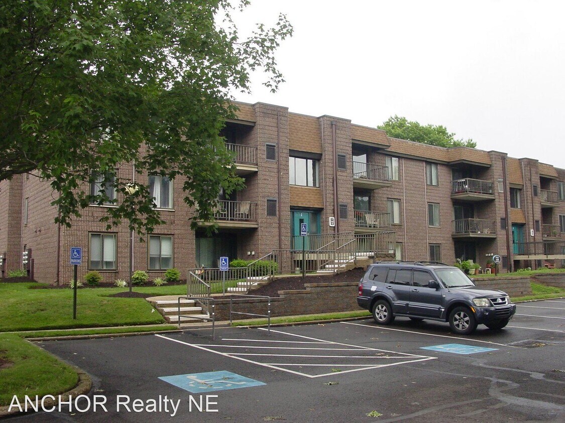 5 Oakridge Dr, Langhorne, PA 19047 House Rental in Langhorne, PA