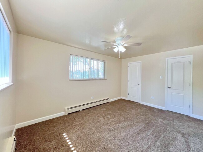 Foto del edificio - 1375 Everett Ct