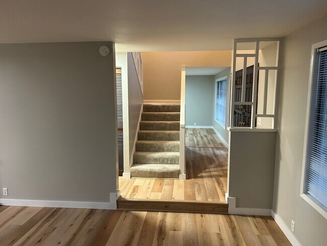 Foto del edificio - Lovely South Hills home, 4BD/3BA, Available early June!