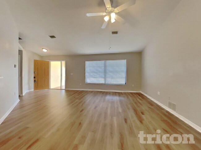 Foto del edificio - 7321 S Blue Sage