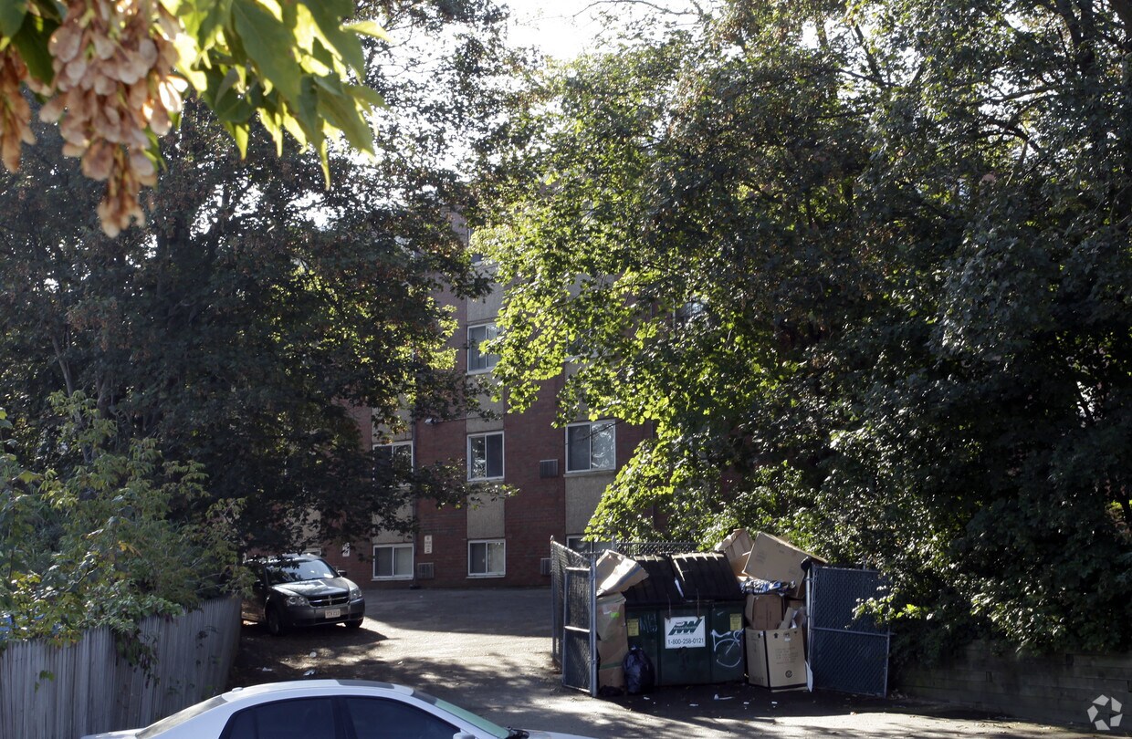 Foto del edificio - 33-37 Brooks Ave