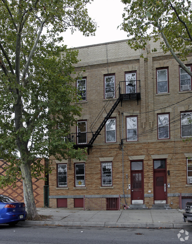 Building Photo - 219 Van Horne St