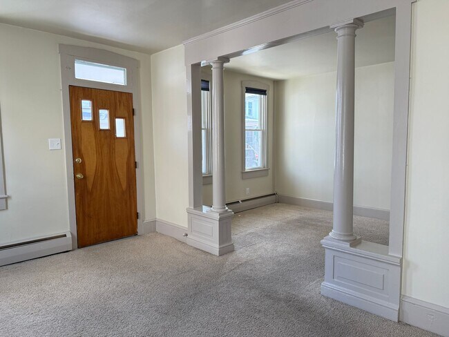 Foto del edificio - Spacious 3 bedroom 1 Bathroom Home in Manh...