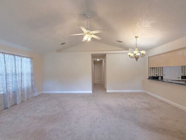 Foto del edificio - Charming 3BR Home in a Prime Tallahassee Location!!