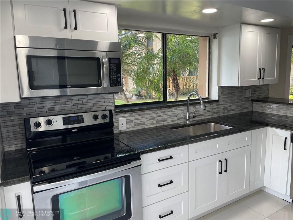 32 Wimbledon Lakes Dr, Plantation, FL 33324 Townhome Rentals in