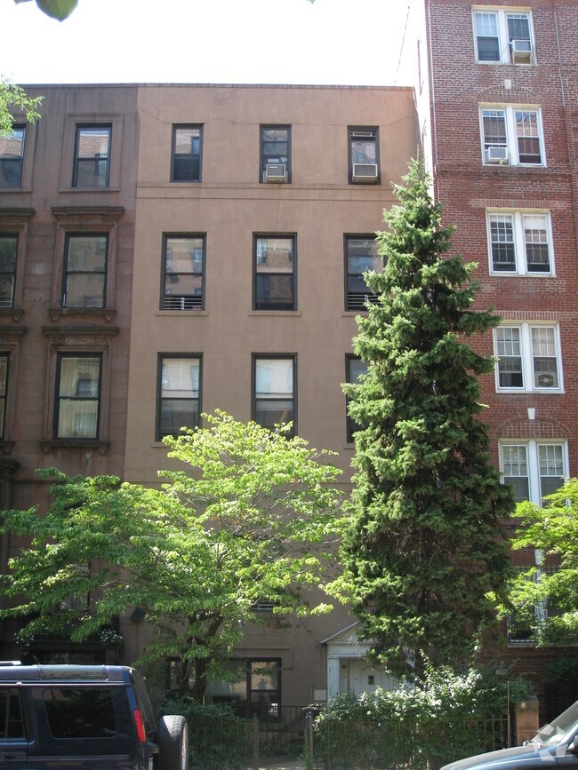 Fotografía del edificio - 372 Clinton Ave