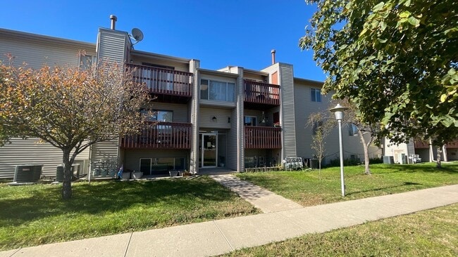 Building Photo - Oak View Apartments