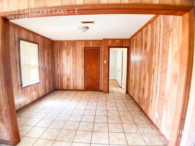 Building Photo - 335 Crescent Ln