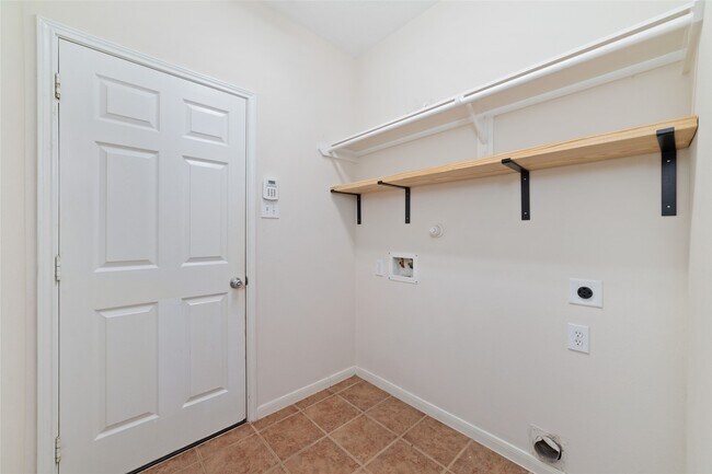 Foto del edificio - 14011 Mohave Way Dr