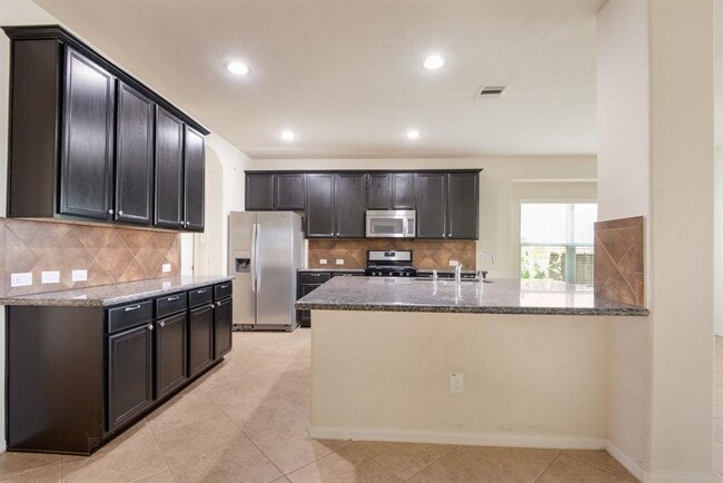 Building Photo - 24922 Clover Ranch Dr