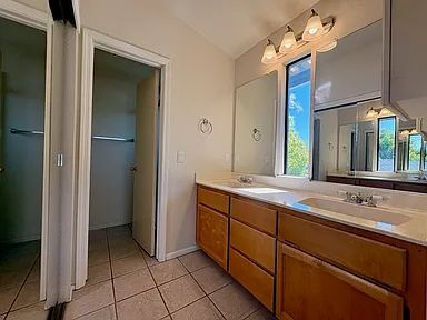 Foto del edificio - Beautiful 3 bedroom 2.5 bathroom in Antelope!