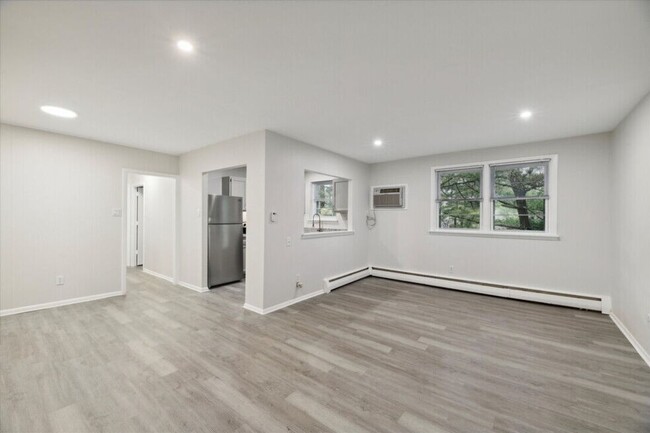 Living Area - Apartments At Pine Brook