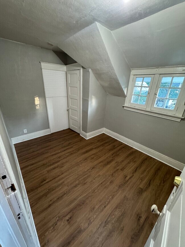 Dormitorio - 807 Avon St