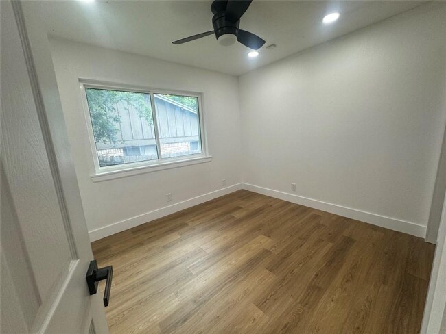 Foto del edificio - 9412 Quail Meadow Dr
