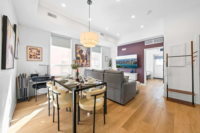 Building Photo - 168 McCaul St